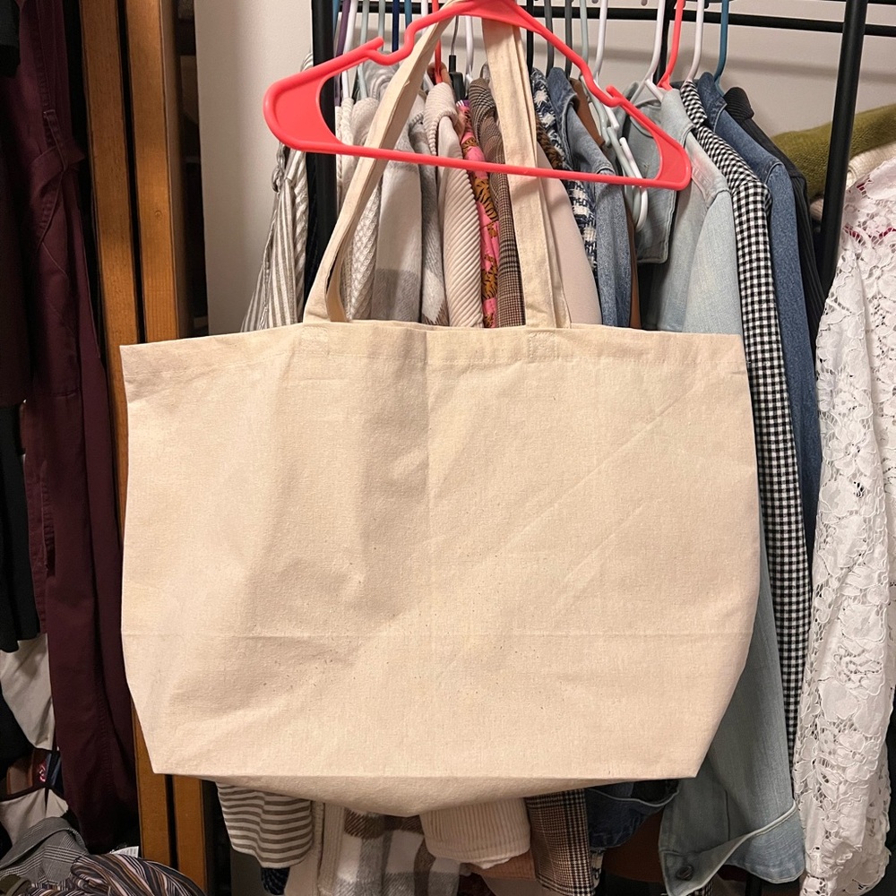 Sezane Cream Tote with Red Heart - Picture 3 of 3